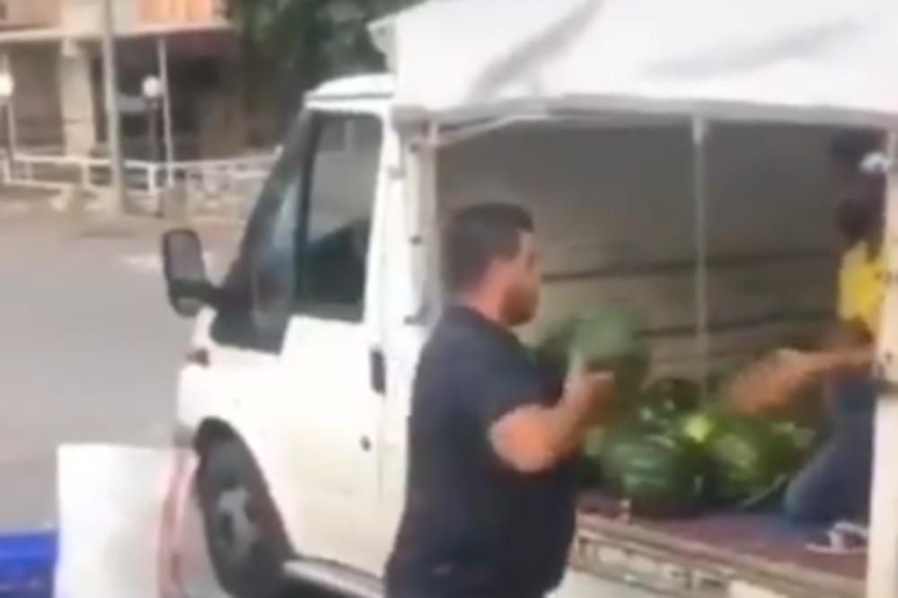 BOSTAN SELTIKS: Ovaj tip iz Vilova barata lubenicama kao Lebron Džejms!