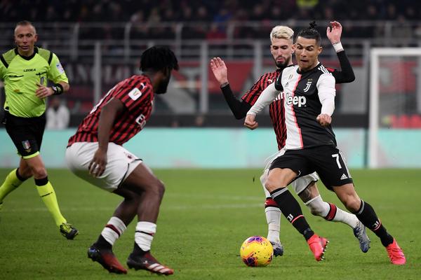 POSLE DILETE LEOTE, OPLJAČKAN I SLAVNI FUDBALER: Napadači su mu uperili pištolj u lice - strašne scene u Italiji!