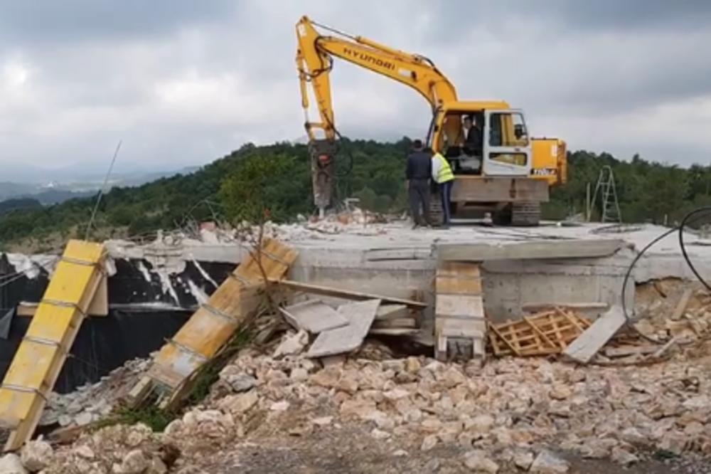 NAJJAČI MILOV UDAR NA SVETINJE, RUŠI SE ČUVENI KONAK SVETOG VASILIJA! Novi skandal u Crnoj Gori