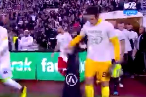 KAKVA GLUPOST STOJKOVIĆA KOD IZLASKA IZ TUNELA: Zbog neshvatljivog poteza igrači Partizana zamalo popadali!