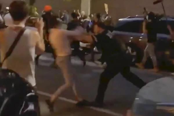 DEVOJKA KOJU JE POLICAJAC ONESVETIO BACIVŠI JE NA ULICU OTKRILA: Strah me da izađem iz kuće!