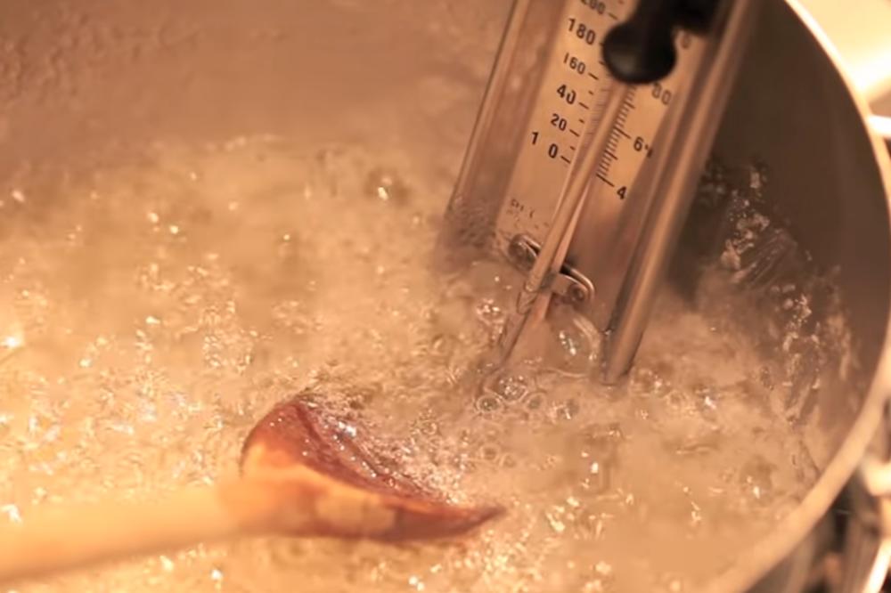 OVU HRANU JEDETE SVAKOG DANA, a niste znali da vam ona RAZARA MOZAK