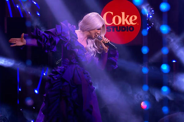 KOSA DA SE DIGNE NA GLAVI, JEŽI SE SVAKA DLAKA NA TELU: Karleuša ODVALILA veliki Džejev hit! PREJAKO ZVUČI!(VIDEO)