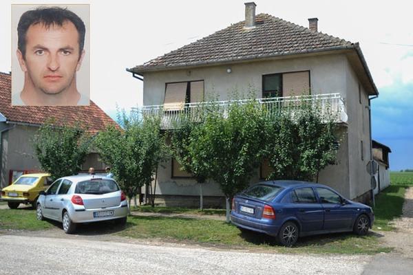 NA TRENUTAK SE ZALEDIO I PAO LEĐIMA NA BETON: Momir stradao kada je pokušavao da spasi PAPAGAJA sa žice!