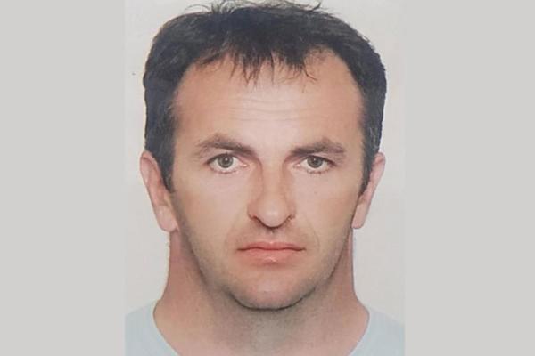 OVO JE MOMIR (50) KOG JE NA BANDERI SPRŽILA STRUJA DOK JE SPASAVAO PAPAGAJA! Izdahnuo je pred porodicom