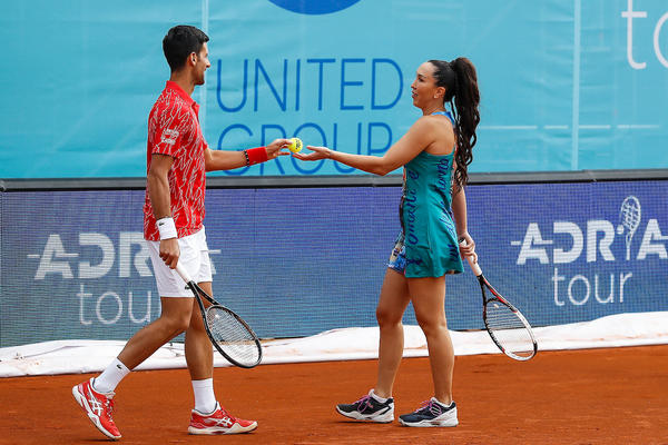 POVRATAK - I ODMAH POBEDA: Jelena Janković i Nole slavili nad Zimonjićem i Olgom!
