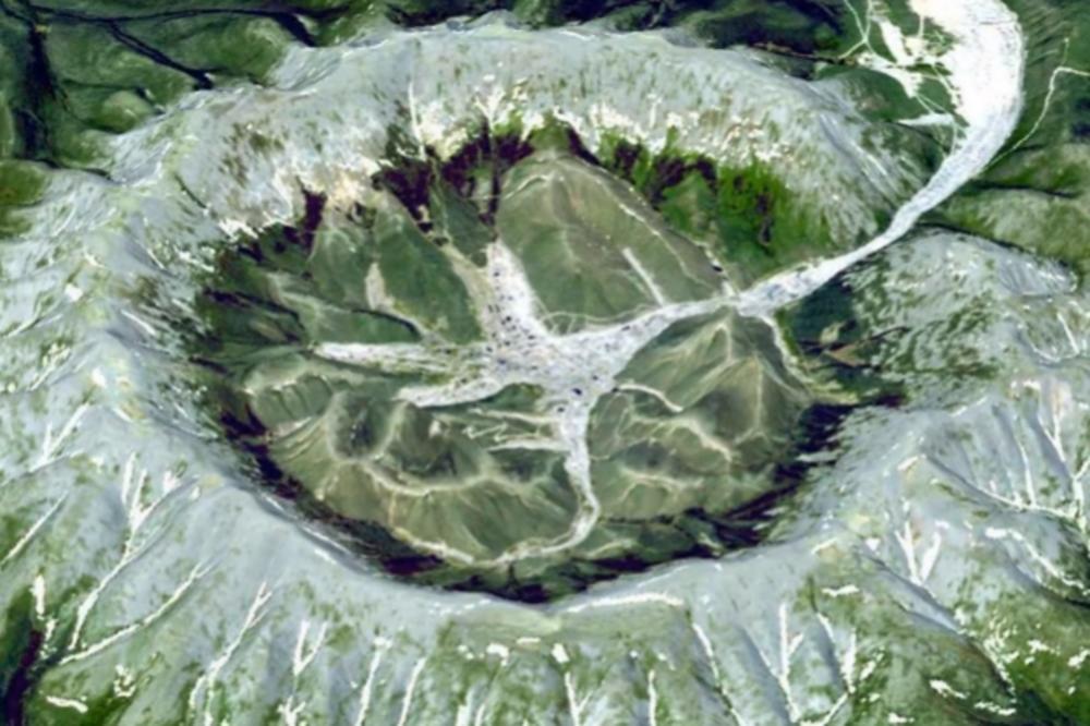 LEDENI PUTINOV KRATER, ZABRANJENA ZONA U KOJU NIKO NE SME DA UĐE! Misteriozni masiv Kondjor krije BLAGO