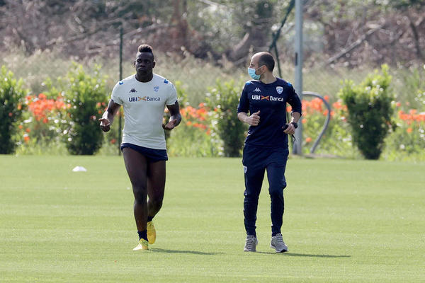 ISTERAN IZ KLUBA, PA RAZVEZAO USTA: Baloteli tvrdi da ga Breša nijednom nije testirala na koronavirus!