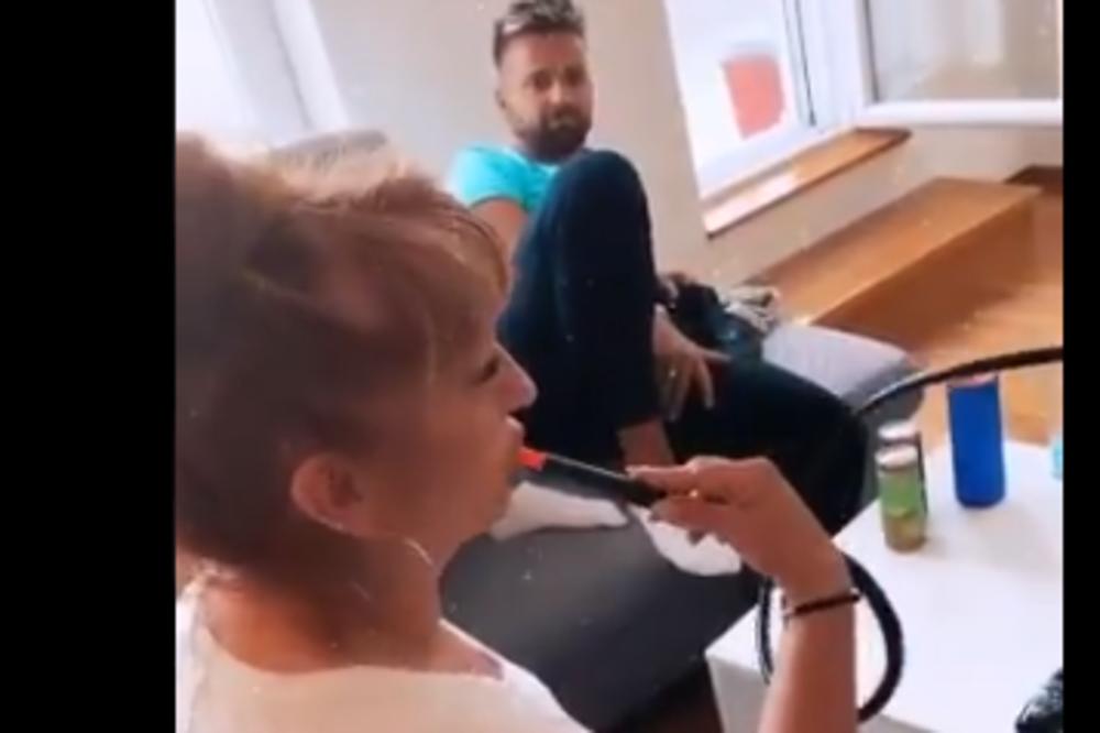 UMREĆETE OD SMEHA KADA VIDITE OVO! Teodora Džehverović naterala mamu da proba nargilu, reakcija je urnebesna! VIDEO