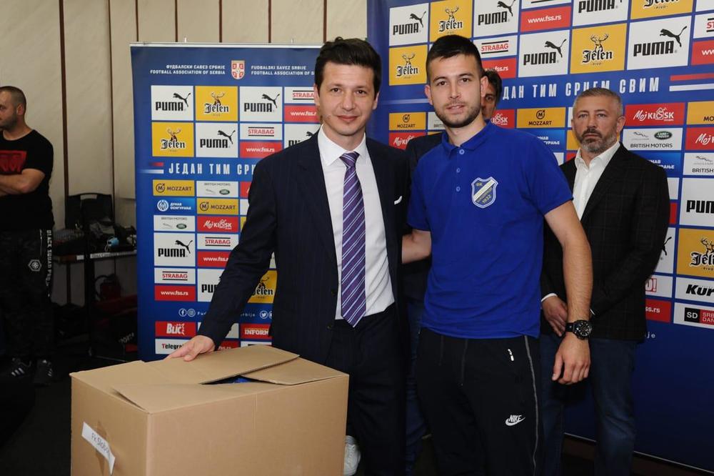SKORO 2.000 KLUBOVA JE DOBILO OPREMU OD FSS: Sremska Mitrovica je danas srce fudbalske Srbije!