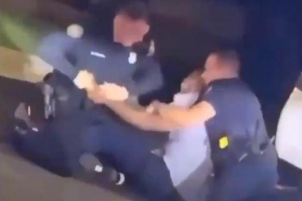 NOVI ŠOKANTNI SNIMCI AMERIČKE POLICIJE: Ubili čoveka zbog opiranja prilikom hapšenja (VIDEO)