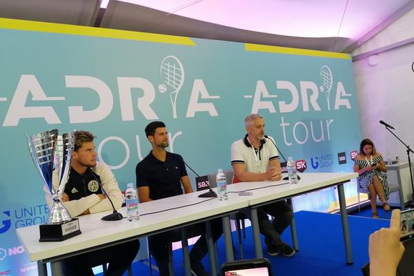 MOŽDA NOĆAS BUDE NOVIH DETALJA: Tim i Đoković dominiraju na konferenciji! I ova noć će biti luda!