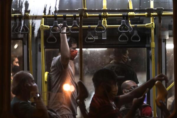 POJAVIO SE NOVI SOJ KORONA VIRUSA: Upravo su OBJAVLJENE jako LOŠE vesti iz JUŽNE AMERIKE!