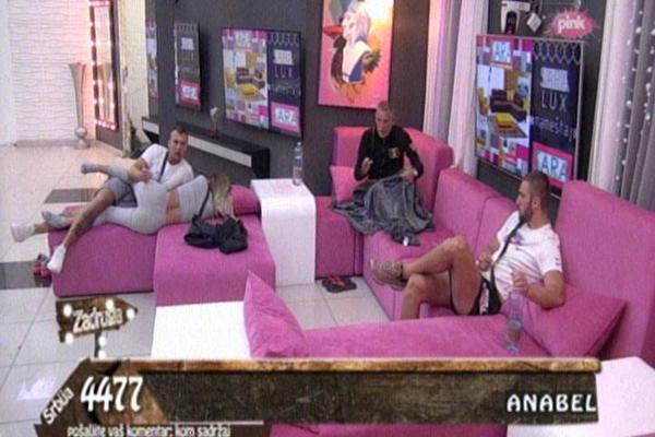 IVANA LUNI DELI LEKCIJE O MORALU: Nakon brutalnih uvreda ponovo završila sa Karićem!