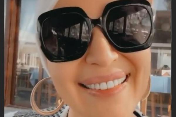 CECA POSLALA NA TESTIRANJE ŠIRU PORODICU, VOZAČE, OBEZBEĐENJE, POSLUGU: Iskeširala neverovatnu cifru, evo koju, au