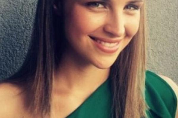 OMILJENA VODITELJKA I GLUMICA SE RAZVODI: Pročitajte poruke koje je poslala mužu, niko ne zna čemu ovakve reči