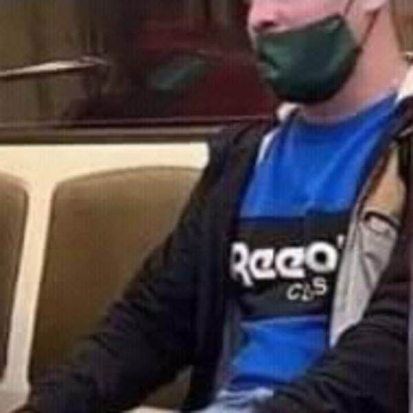 NIKO NE MOŽE DA VERUJE ŠTA JE OVAJ TIP U GRADSKOM PREVOZU STAVIO NA RUKE: Rođače, reci ZAŠTO?! (FOTO)