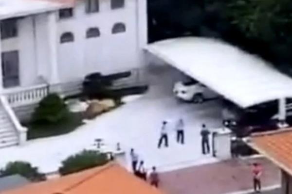 KIDNAPOVAN ČUVENI MILIJARDER! Otmičari mu upali u vilu dok je spavao!