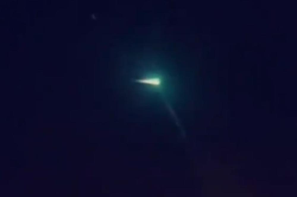 PONOVO SE POJAVILE SVETLEĆE LOPTE NA NEBU! Naučnici nemaju objašnjenje, narod tvrdi da su 100% vanzemaljci (VIDEO)