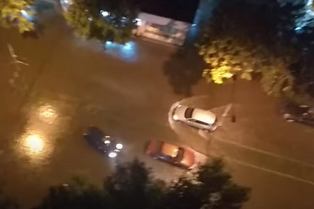 LJUDIMA SE AUTOMOBILI GASILI USRED POPLAVE: Neprohodni podvožnjaci i ulice, ovako je sinoć bilo u Kraljevu (VIDEO)
