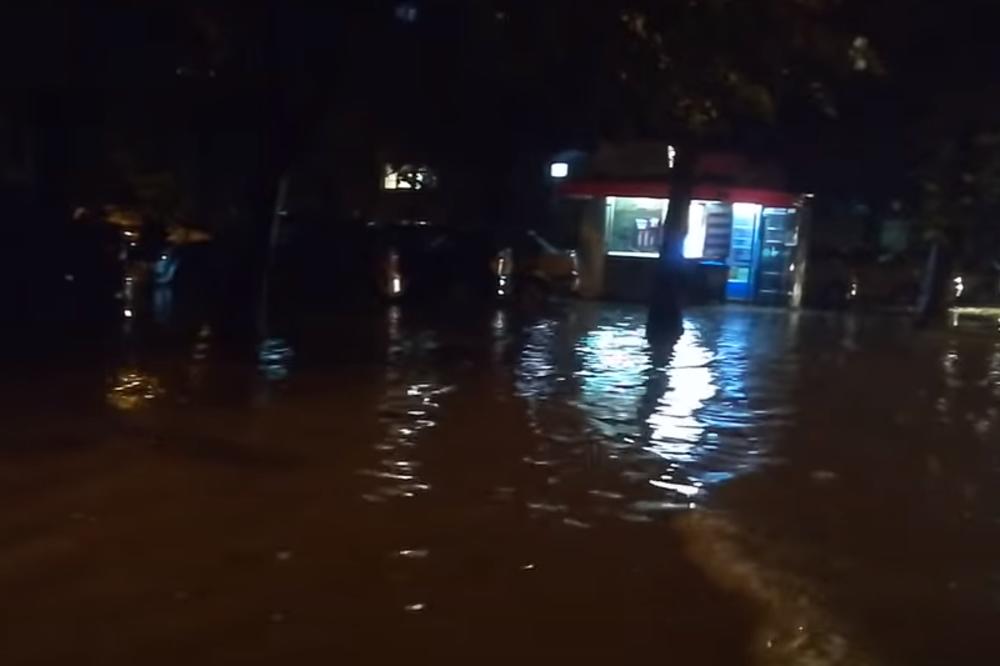 LJUDI SU SNIMILI REKE KOJE TEKU ULICAMA NIŠA: Ovako nije bilo poslednjih 25 godina (VIDEO)