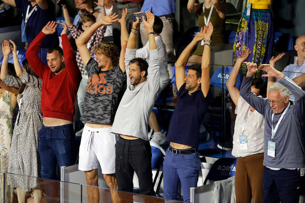 ZATVOREN RESTORAN U KOME SU LUMPOVALI ĐOKOVIĆ I OSTALI: Svi gosti otkazali kad su čuli da su teniseri zaraženi!