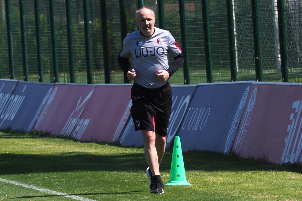 EL GRANDE MIHA: Siniša potpisao!