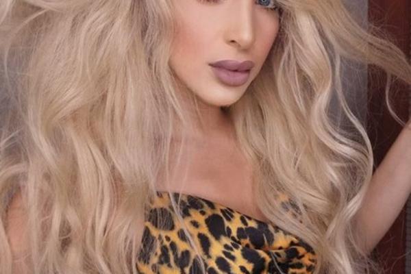 MAYA BEROVIĆ OBJAVILA FOTKU BEZ GAĆICA! Zastaje dah, ovo MORATE da VIDITE! SVI pogledi vode ka "DOLE"! (FOTO)