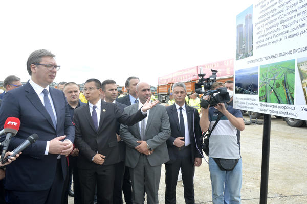 VUČIĆ OBILAZI VEOMA BITNO GRADILIŠTE: Poželeo je uspeh kineskim radnicima na deonici Iverak-Lajkovac