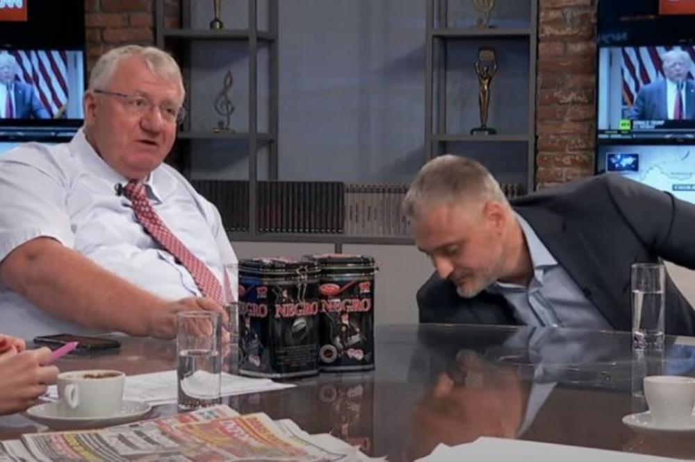 BULAZNI VEĆ 15 MINUTA, PODVIO SI REP, AJ DODAJ MI VODU! Šešelj i Čeda se pokrvili u emisiji, sve je prštalo! VIDEO