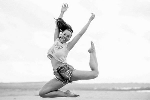 BIVŠA BALERINA JELA U KARANTINU ZARADILA SILNE PARE: Prodaje znojave i smrdljive stvari!