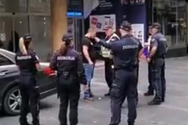 ZNA SE KAKO JE PROŠAO LIK KOJI JE KOLIMA ULETEO U KNEZ: Prvo je duvao, a onda... LJUDI NISU VEROVALI