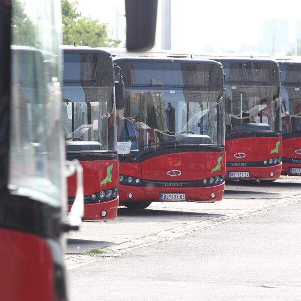 Završeni radovi u Drajzerovoj ulici! Postavljena nova signalizacija, uskoro puštanje dve autobuske linije