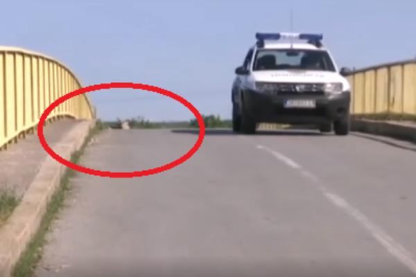 U OVOM ZAMOTULJKU PRONAĐENO JE 5 BOMBI, ZATVORENO JE CELO SELO! Zna se ko je ostavio to na mostu kod Begeja?