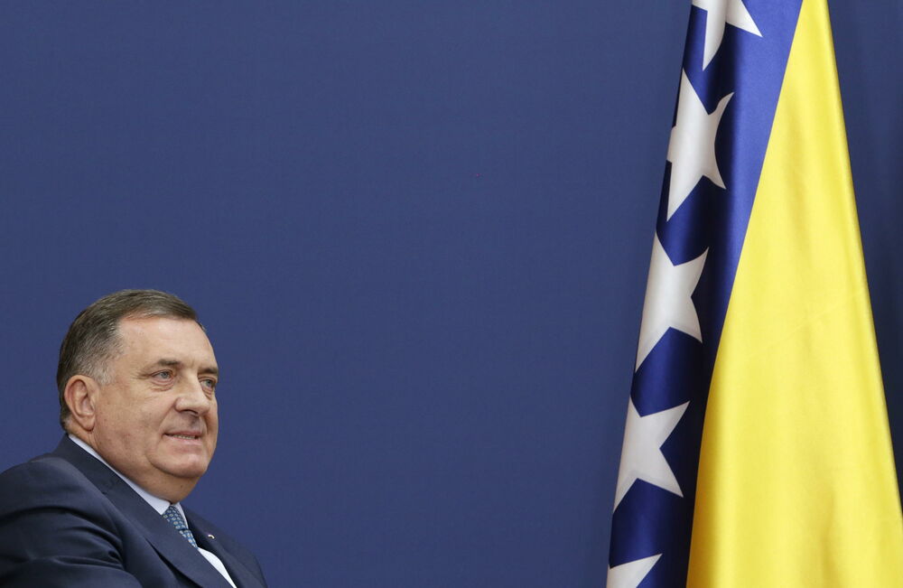 Milorad Dodik, Republika Srpska, Granice, Migranti