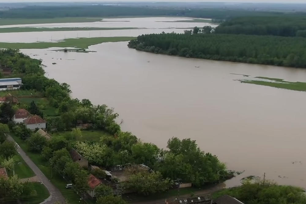 NA 2 REKE U VOJVODINI UVEDENA JE ODBRANA OD POPLAVA: Situacija skoro nije bila OVAKO ALARMANTNA