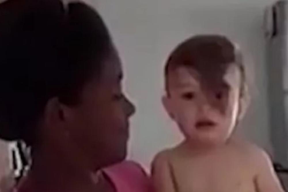 DEČAK IMA BOŽJI BELEG NA LICU: Kad vidite šta njegova majka radi svakog jutro srec će vam se rastopiti (VIDEO)