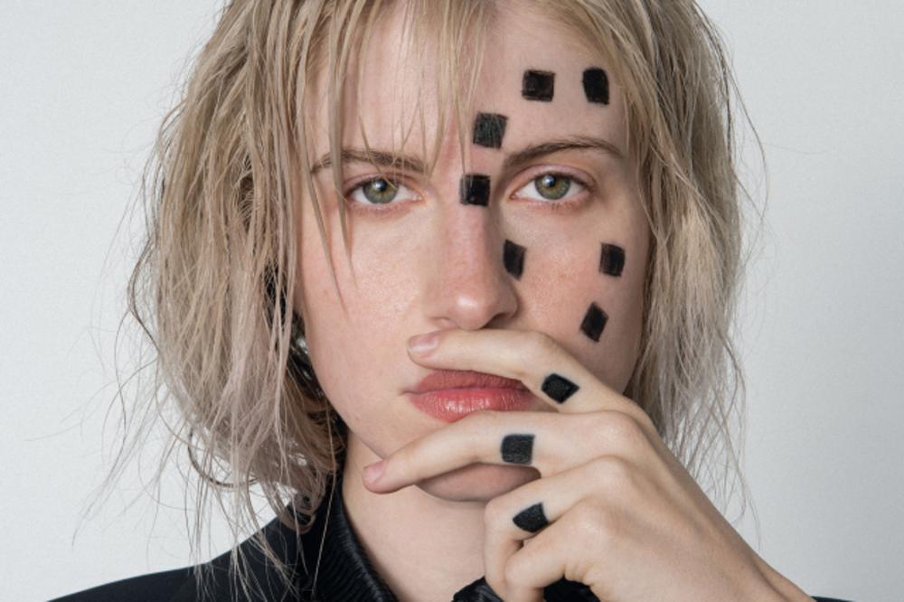 ČOVEK SENKA PREPORUČUJE: Ovo je pet albuma koje bi trebalo da preslušate danas (VIDEO)