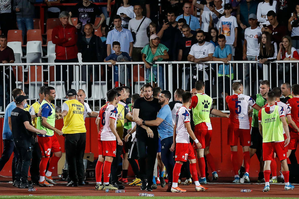 VOŠA ORE TEREN I GAZI PROTIVNIKE: Lalatovićeve pretnje nisu bez pokrića, a postavio je i rekord!