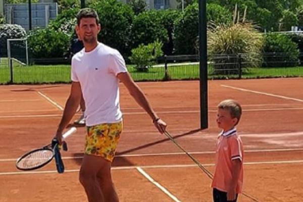 NOVAK TRENIRAO SA SINOM, PA ZAJEDNO ČISTILI ŠLJAKU: Pala je prozivka za Stena Vavrinku, a jasno vam je zbog čega!