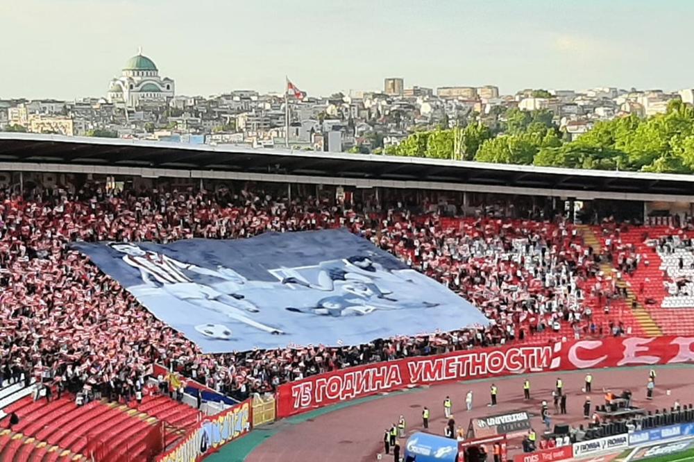 DELIJE SPECIJALNOM KOREOGRAFIJOM SLAVE I TITULU I ROĐENDAN: Kultna fotografija preko celog severa Marakane!