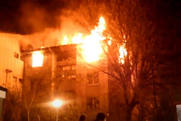 KAO ERUPCIJA VULKANA USRED NAŠEG GLAVNOG GRADA: Neverovatan snimak OGROMNOG POŽARA u Beogradu (VIDEO)