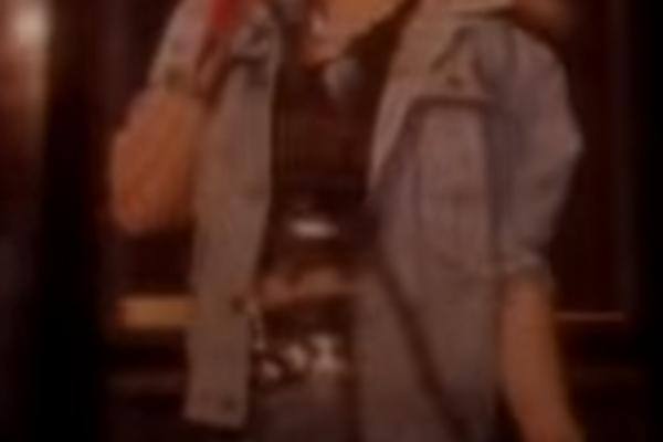 PEVAČICA OTKRILA DA JE SILOVANA! Jedva punoletnu ju je zlostavljao dok je njen otac bio u sobi pored!