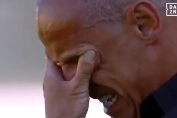 TRENER LIVORNA LIO SUZE NA UTAKMICI: Majka mu je umrla od koronavirusa, pa nije mogao da se suzdrži!