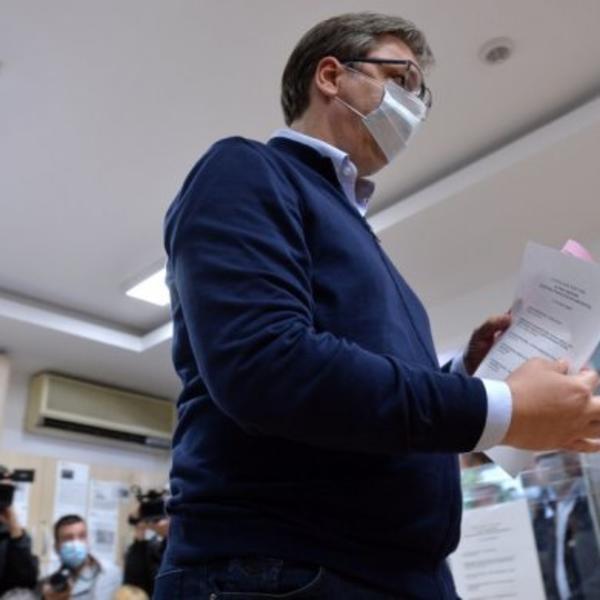 VUČIĆ POSLE GLASANJA: Iako su plašili narod, redovi su svuda po biralištima!