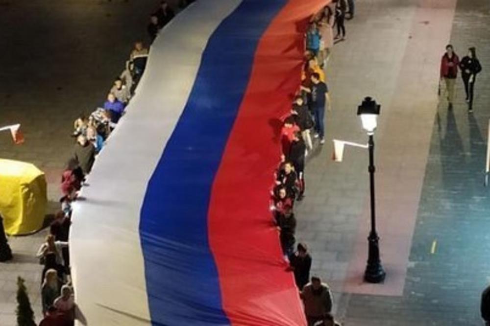 OVO CRNA GORA JOŠ NIJE VIDELA: Litije su sinoć bile veličantsvene, a policija se povukla! (FOTO/VIDEO)