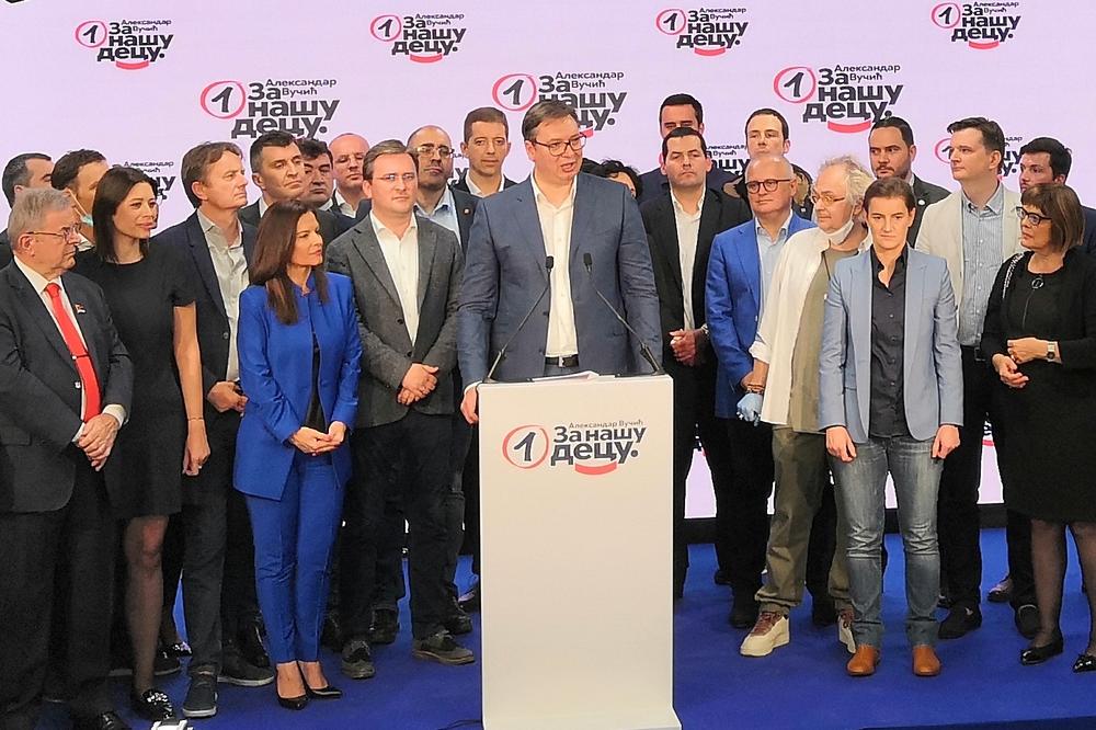 PENZIONISAO JE I PARTIJE I LIDERE! Karić progovorio o pobedi SNS, a onda je počeo o Aleksandru Vučiću!