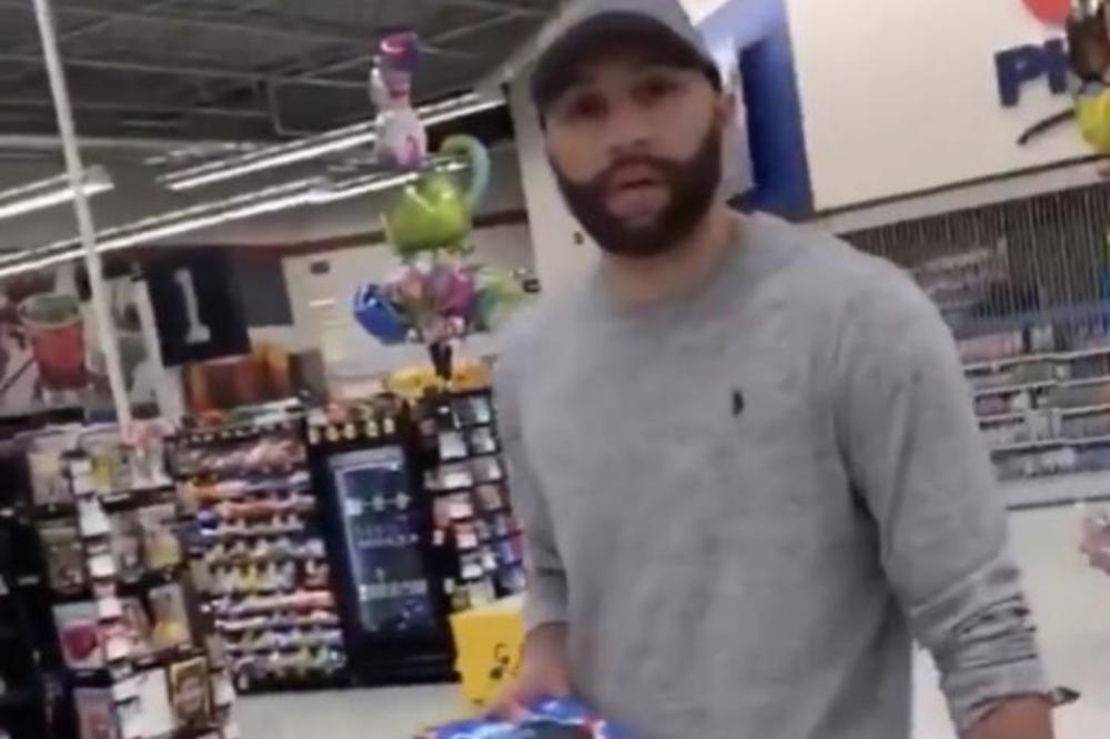 POLICAJAC ZA KOGA SE SUMNJA DA JE UBIO FLOJDA NAŠAO SE SA OVOM ŽENOM OČI U OČI Usledilo je ovo (VIDEO)