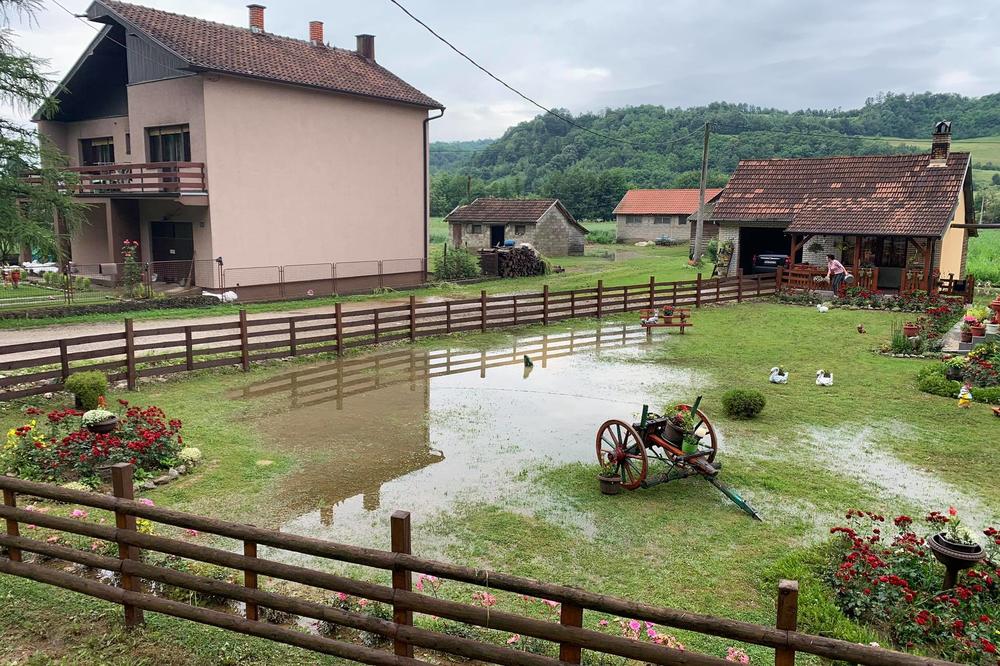 POPLAVE PRAVE HAOS PO SRBIJI: Krizni štab u 12 mesta proglasio VANREDNU SITUACIJU!