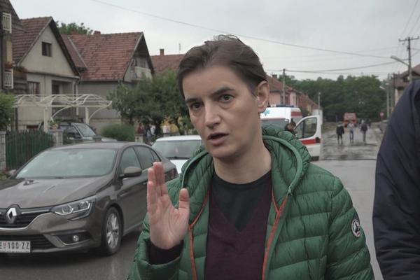 MOGU DA PROBAJU DA ME UBIJU, NEĆU SE UPLAŠITI! Ana Brnabić je ovako reagovala na zvižduke u Novom Pazaru